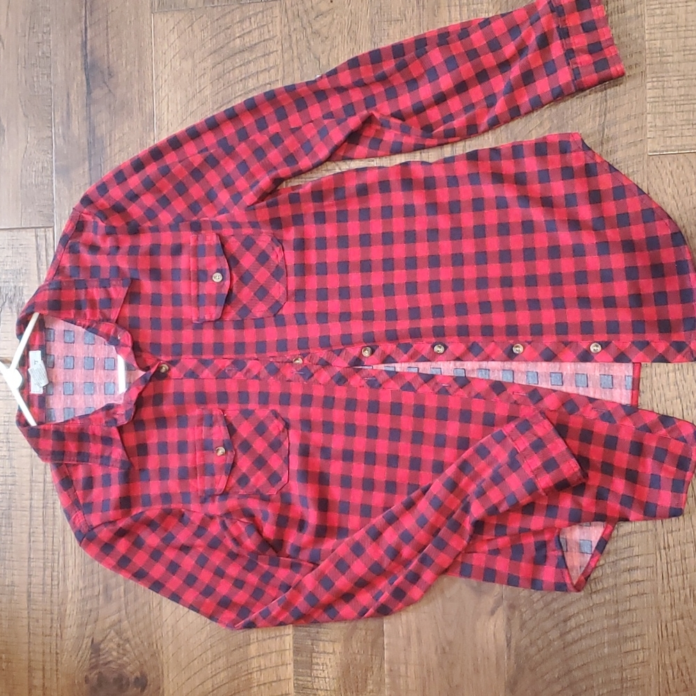 Passport medium navy and red button down women's